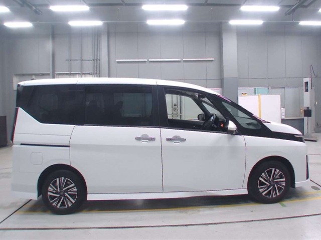 Nissan SERENA 2024 7233452-3