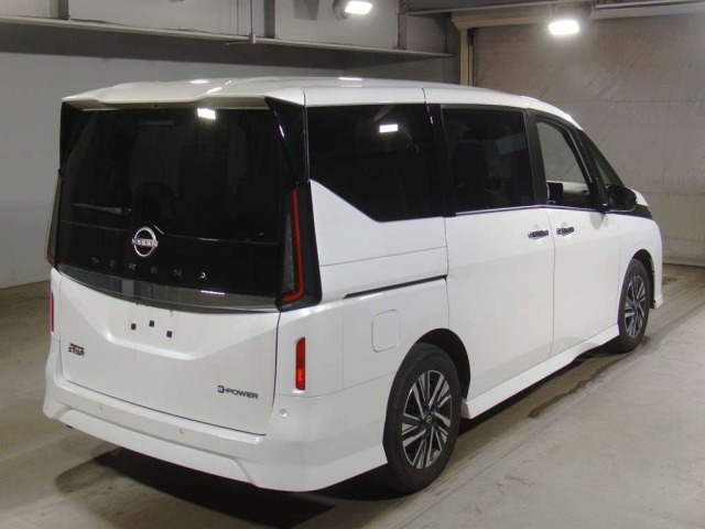 Nissan SERENA 2025 7233454-1
