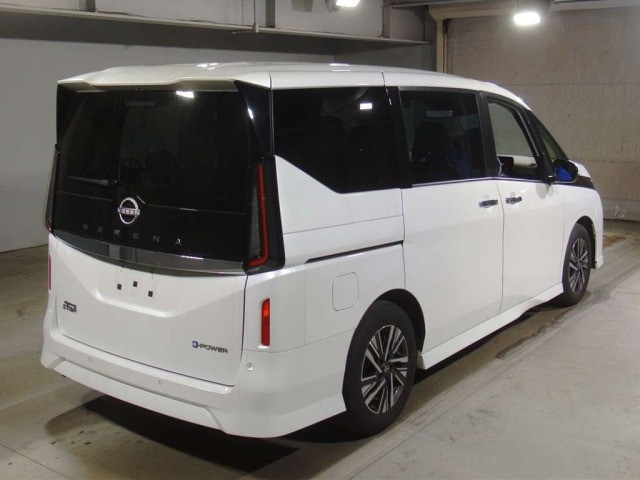 Nissan SERENA 2025 7233466-1