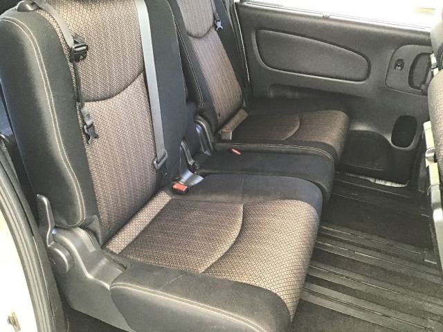 Nissan SERENA 2015 7233479-6