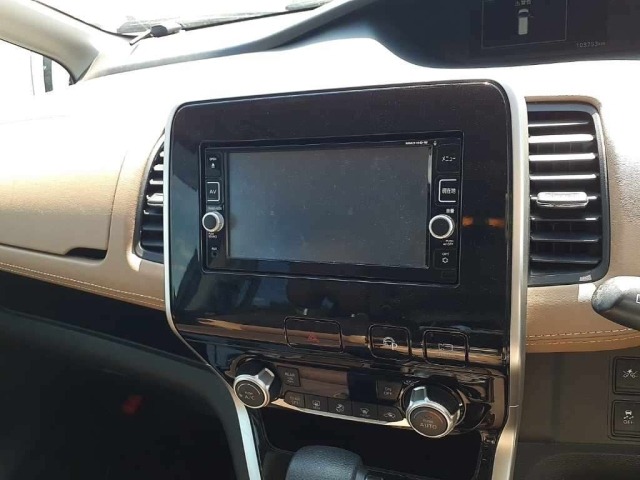 Nissan SERENA 2016 7233500-12