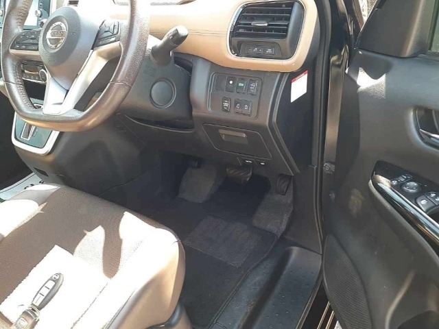 Nissan SERENA 2016 7233500-9