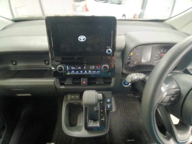 Toyota SIENTA 2023 7234953-11