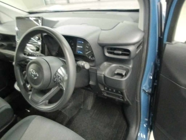 Toyota SIENTA 2023 7234953-9