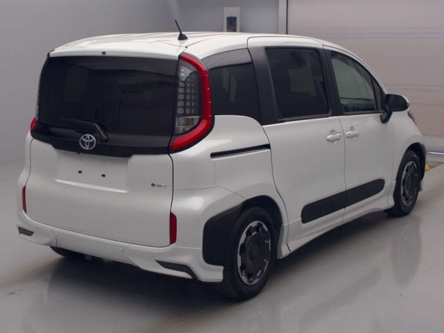 Toyota SIENTA 2025 7234960-1