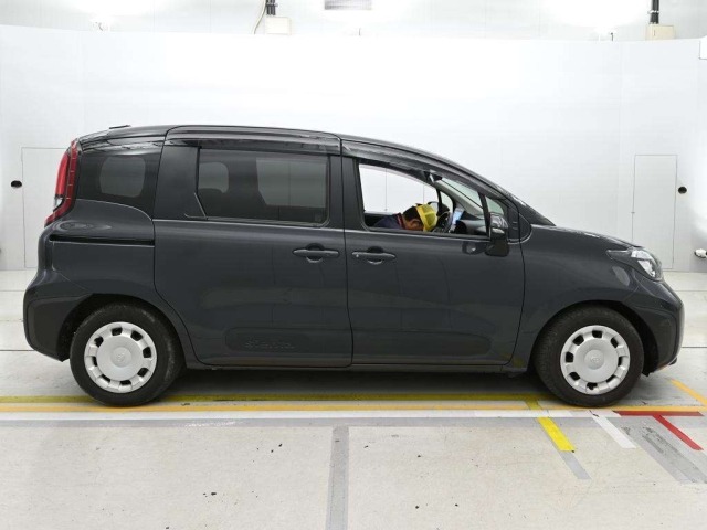 Toyota SIENTA 2023 7234976-3