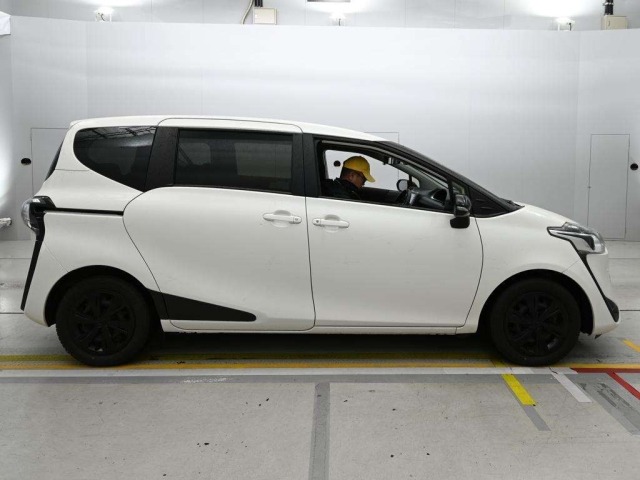 Toyota SIENTA 2022 7234977-3