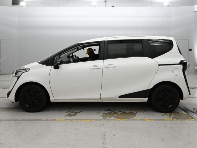 Toyota SIENTA 2022 7234977-4
