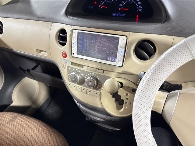 Toyota SIENTA 2012 7235592-2