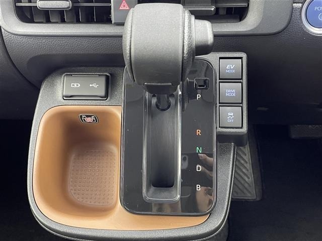 Toyota SIENTA 2023 7235892-12