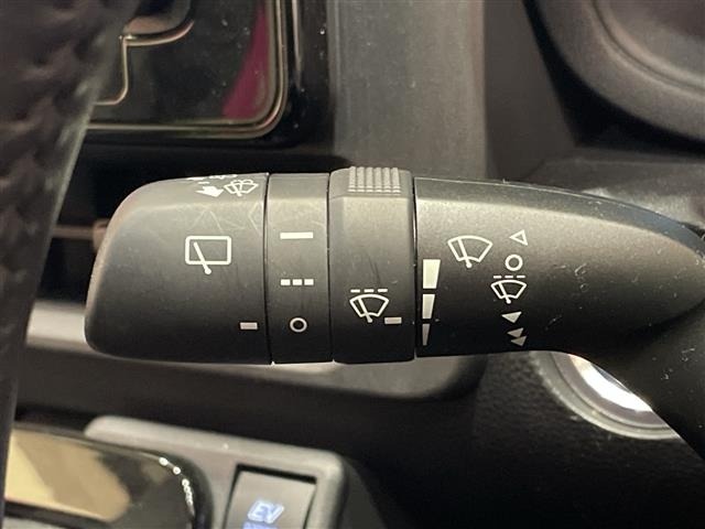 Toyota SIENTA 2023 7235901-9