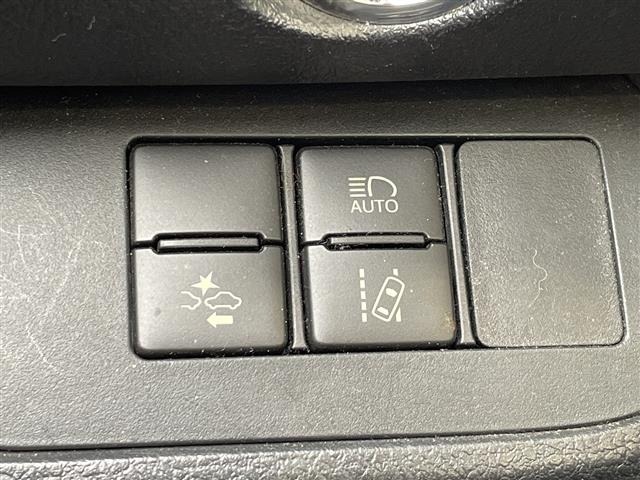 Toyota SIENTA 2015 7236012-15