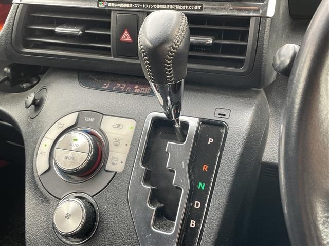 Toyota SIENTA 2015 7236012-19