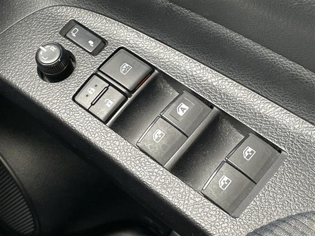 Toyota SIENTA 2015 7236012-7