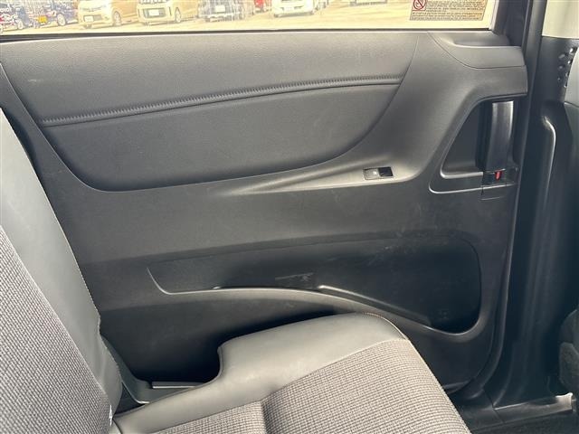 Toyota SIENTA 2018 7236040-6