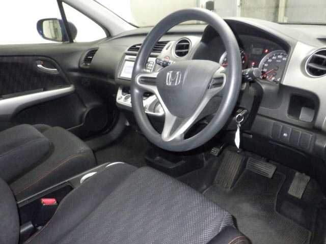 Honda STREAM 2012 7235131-3