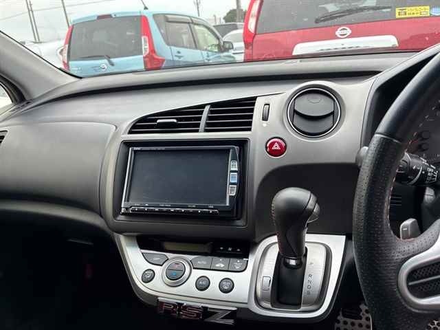 Honda STREAM 2012 7235132-6