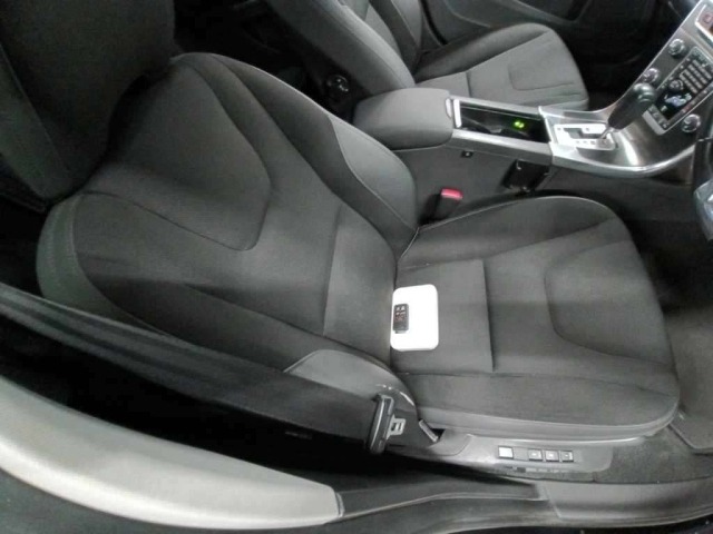 Volvo V60 2011 7224702-10
