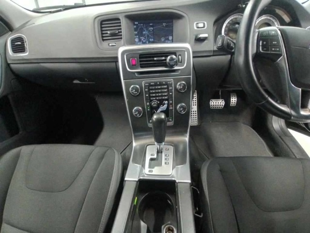 Volvo V60 2011 7224702-11