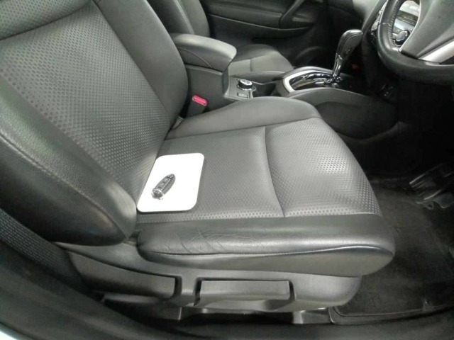 Nissan X-TRAIL 2015 7235252-10