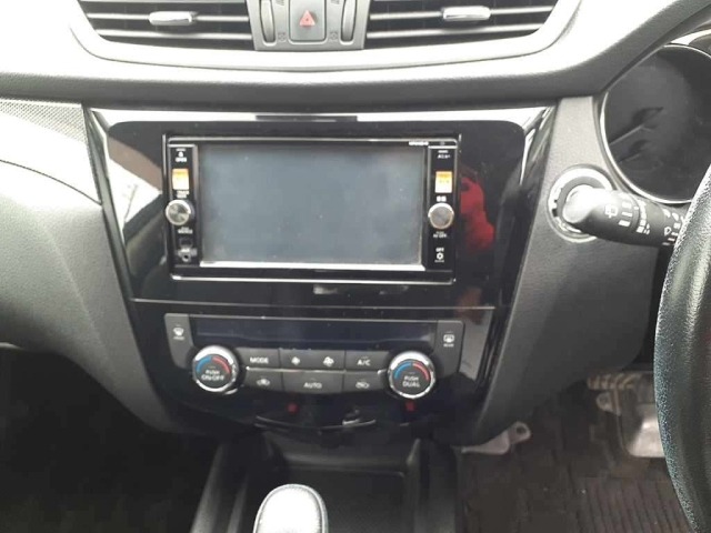 Nissan X-TRAIL 2015 7235293-12