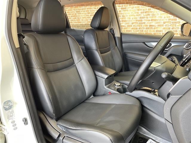Nissan X-TRAIL 2015 7236364-11
