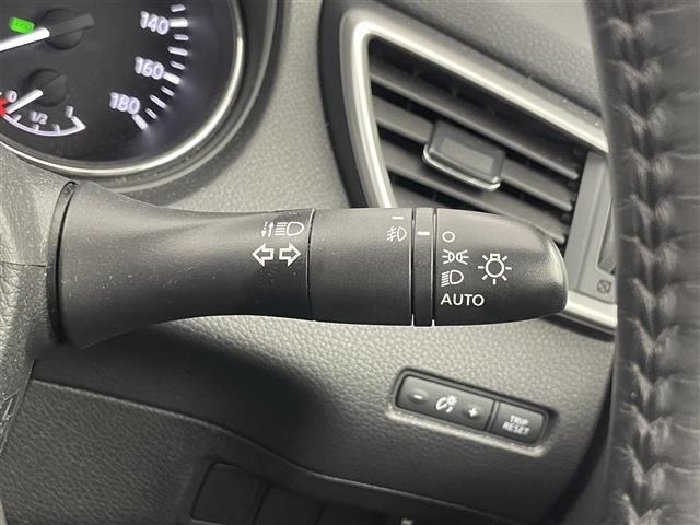 Nissan X-TRAIL 2015 7236383-10