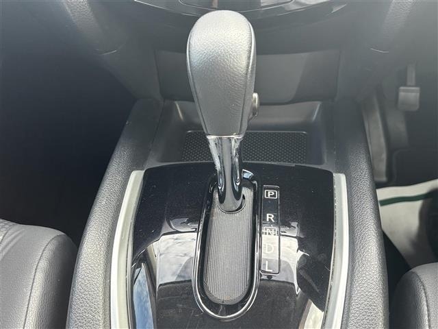 Nissan X-TRAIL 2017 7236408-8