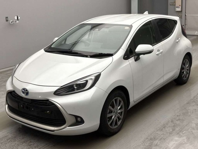 Toyota AQUA 2021 7253542-0