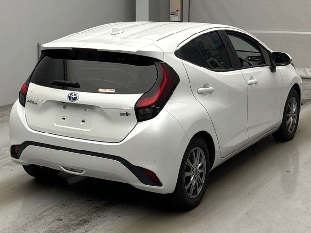 Toyota AQUA 2021 7253542-1