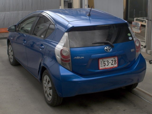 Toyota AQUA 2013 7253568-1