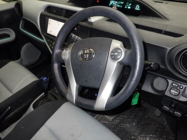 Toyota AQUA 2013 7253568-3