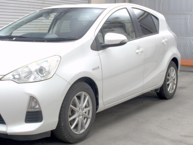 Toyota AQUA 2013 7253572-4