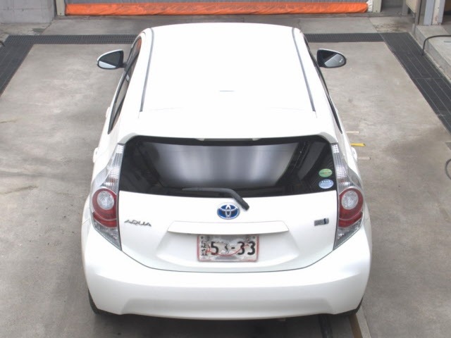 Toyota AQUA 2013 7253572-7