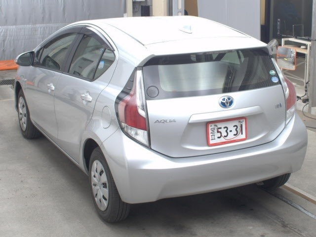 Toyota AQUA 2015 7253582-1