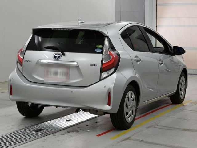 Toyota AQUA 2019 7253592-1