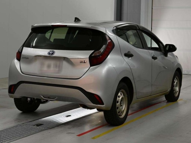 Toyota AQUA 2023 7253593-1