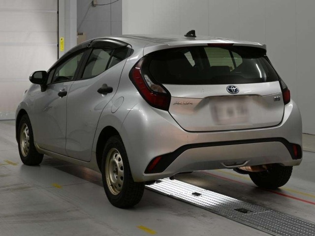 Toyota AQUA 2023 7253593-6