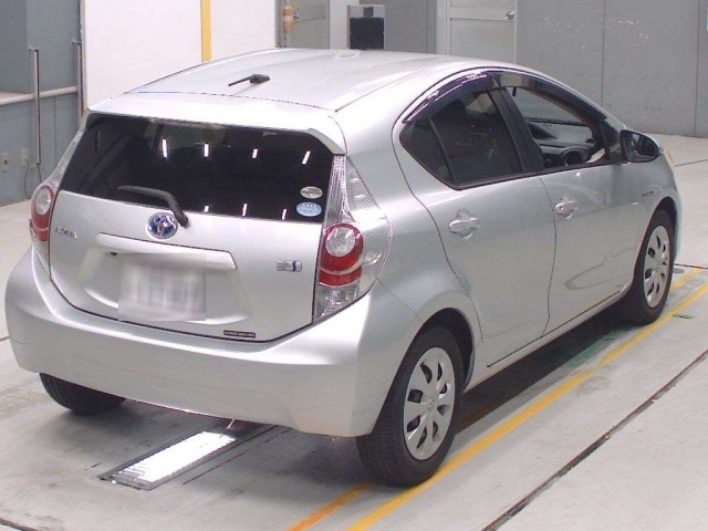 Toyota AQUA 2012 7253599-1