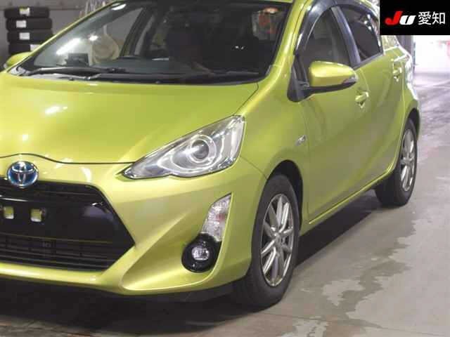 Toyota AQUA 2015 7253601-7