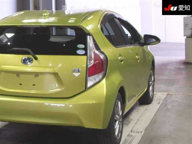 Toyota AQUA 2015 7253601-8