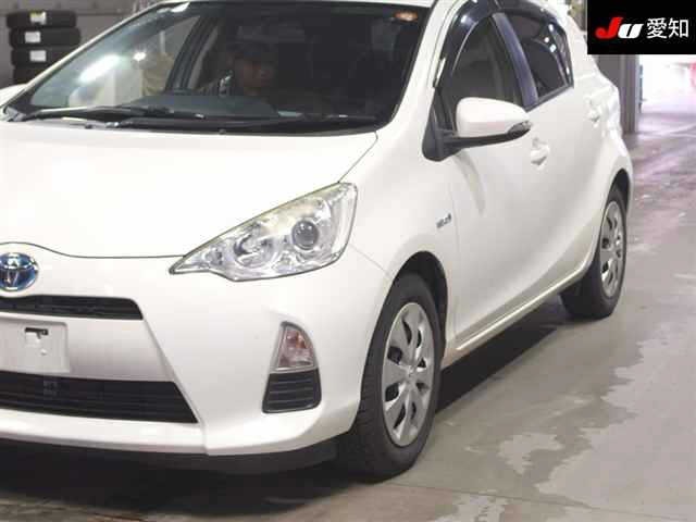 Toyota AQUA 2014 7253602-7