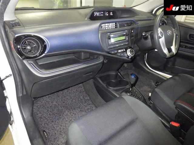 Toyota AQUA 2015 7253603-3