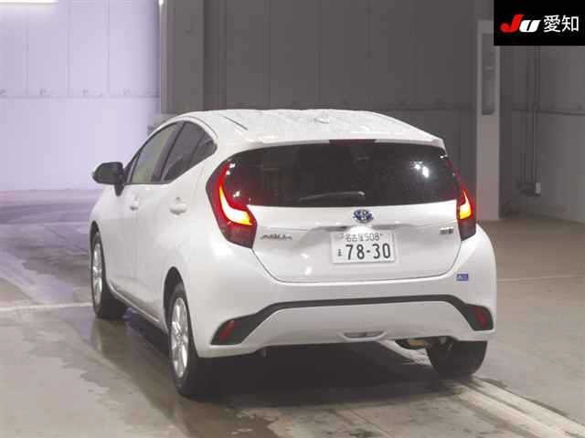 Toyota AQUA 2022 7253604-1