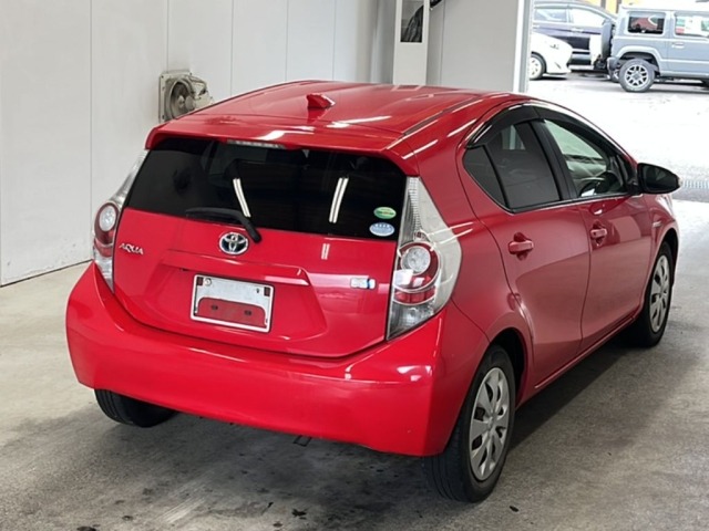 Toyota AQUA 2013 7253628-1