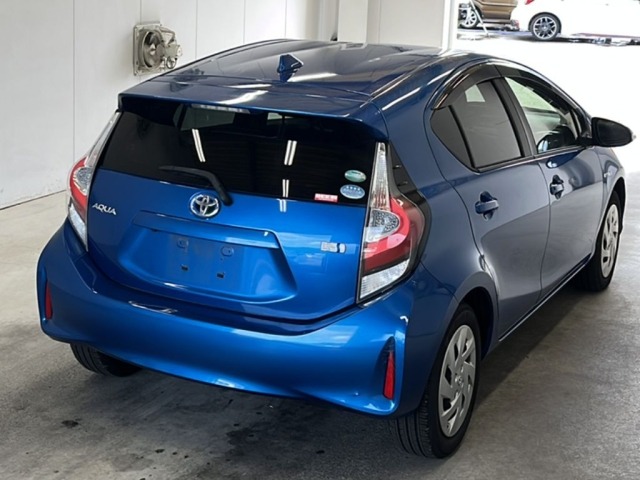 Toyota AQUA 2017 7253629-1