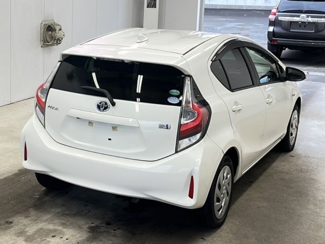 Toyota AQUA 2017 7253631-1