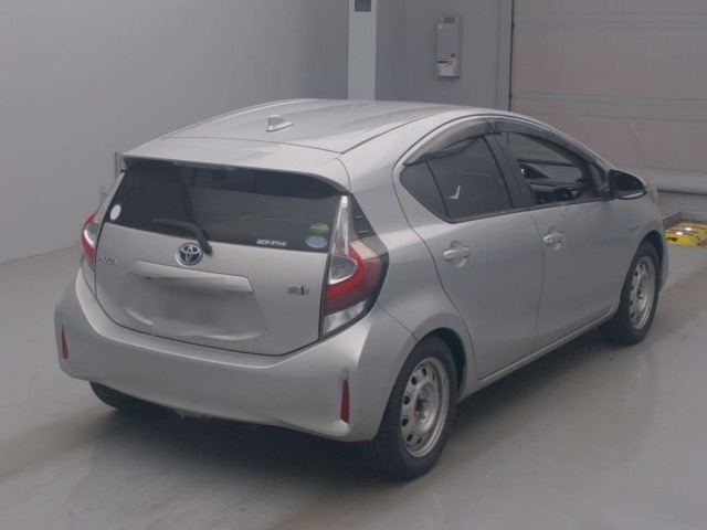Toyota AQUA 2019 7253643-1