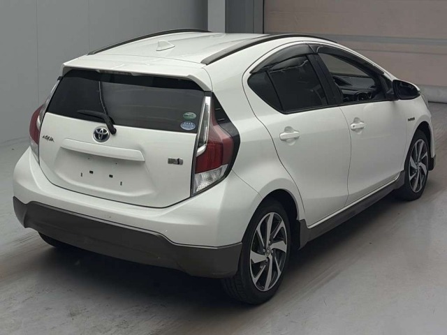 Toyota AQUA 2015 7253644-1