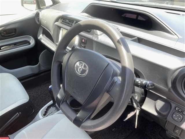 Toyota AQUA 2014 7253658-7